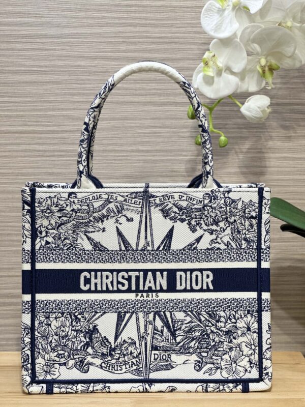 Replica Dior Tote Book Infinite Dream - near-authentic luxury replica handbag
