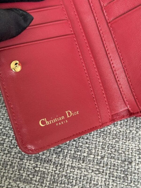 Replica Dior Caro Wallet - realistic designer-inspired fake bag