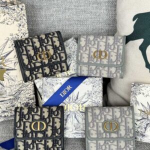 Replica Dior 30 Montaigne Wallet - near-authentic luxury replica handbag
