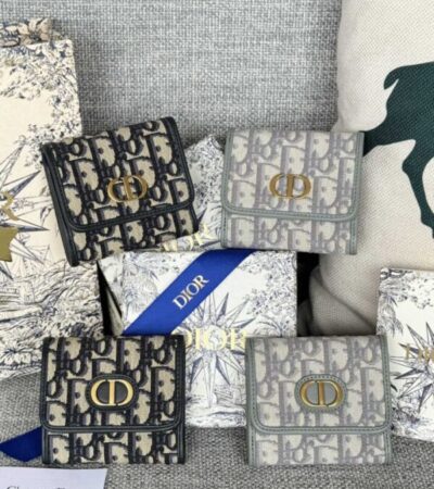 Replica Dior 30 Montaigne Wallet - near-authentic luxury replica handbag