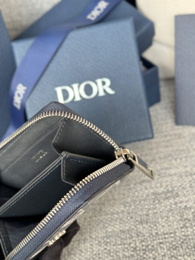 Replica Dior Coin Purse - realistic designer-inspired fake bag
