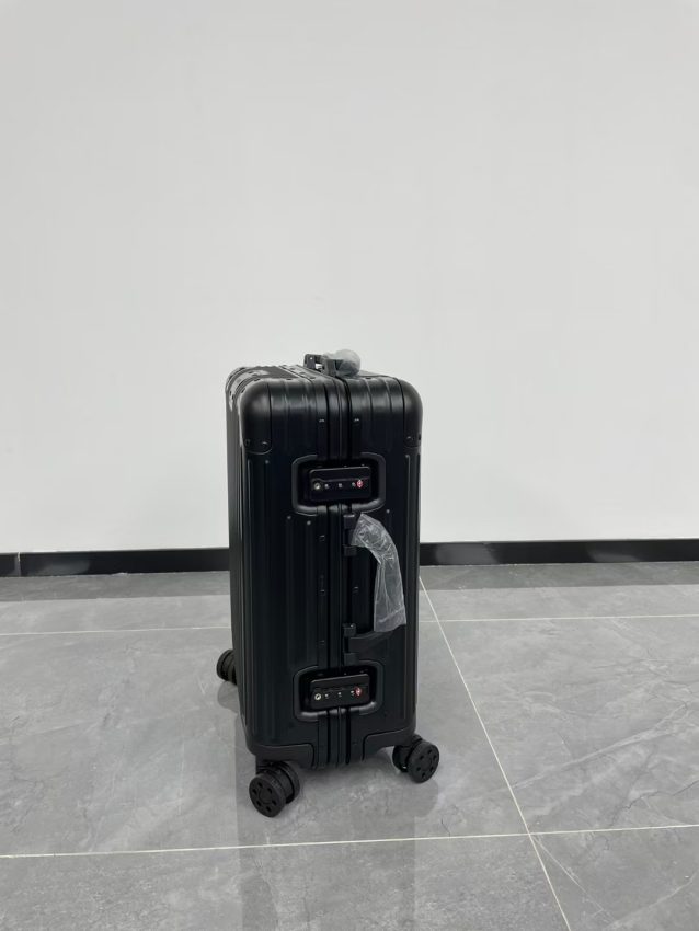 Replica Rimowa Original Suitcase Black - ultra-realistic fake designer tote