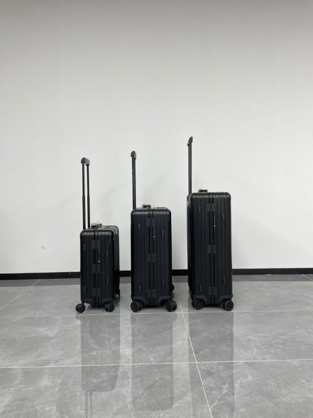 Replica Rimowa Original Suitcase Black - ultra-realistic fake designer tote