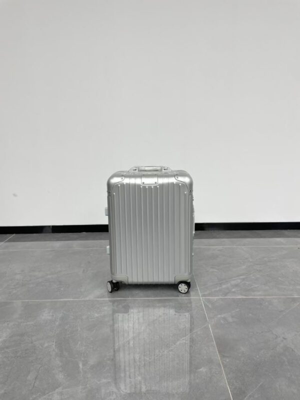 Replica Rimowa Original Suitcase Silver - high-accuracy replica luxury purse