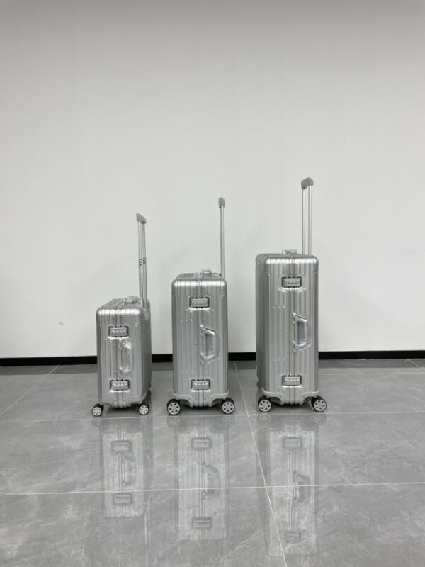 Replica Rimowa Original Suitcase Silver - best-selling designer handbag dupe