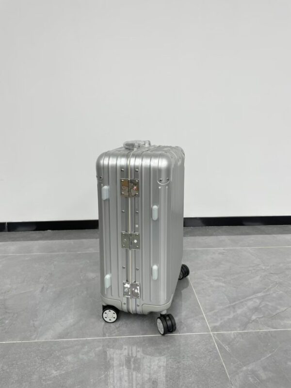 Replica Rimowa Original Suitcase Silver - near-authentic luxury replica handbag