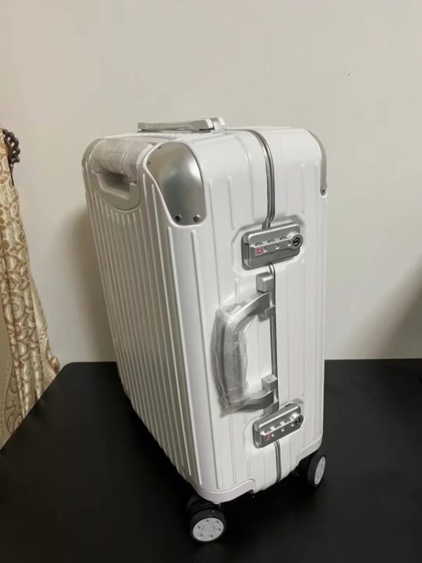 Replica Rimowa Hybrid Suitcase - high-end fake designer purse