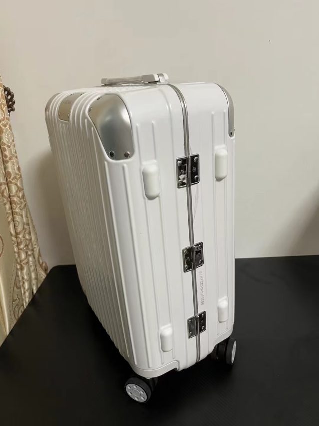 Replica Rimowa Hybrid Suitcase - top-rated replica designer bag