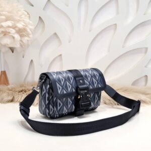 Replica Dior Hit the Road messenger bag black - realistic designer-inspired fake bag