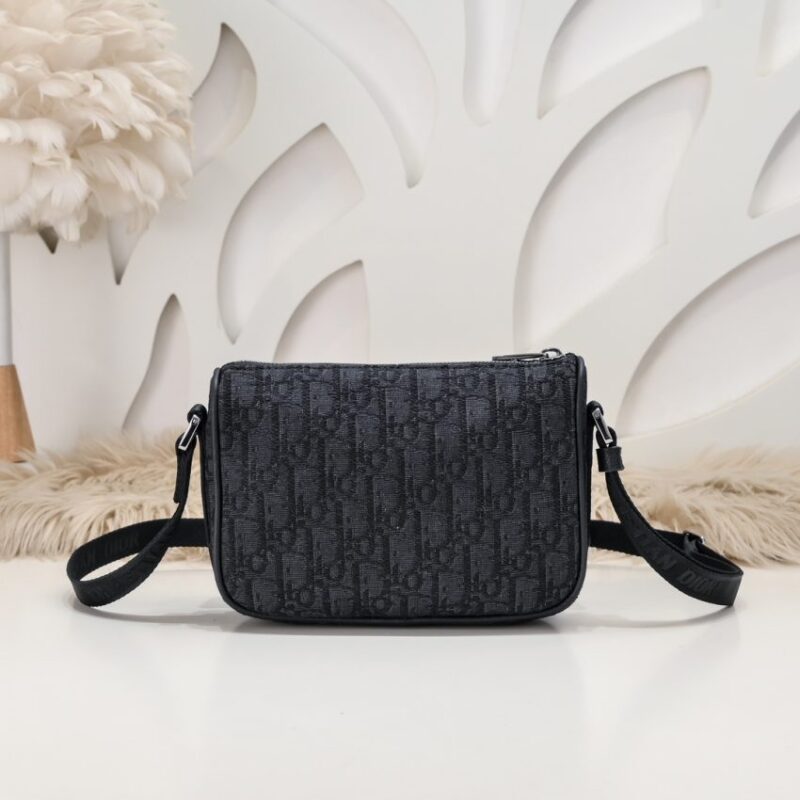 Replica Dior 8 Bag With Strap - ultra-realistic fake designer tote