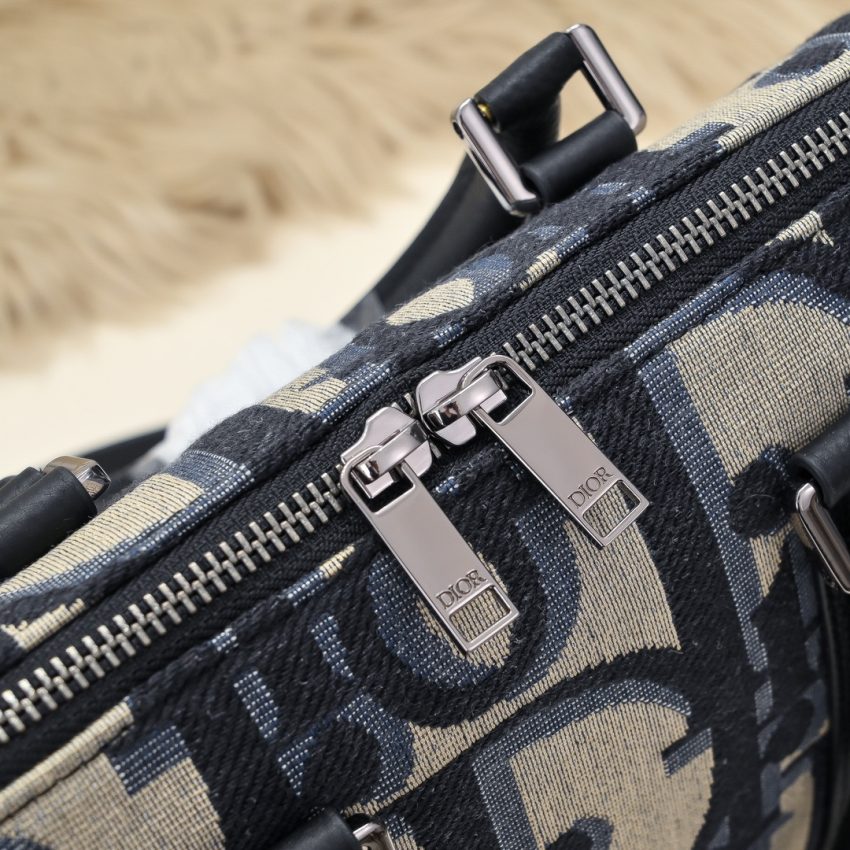 Replica Dior Weekender 25 - high-quality designer bag clone