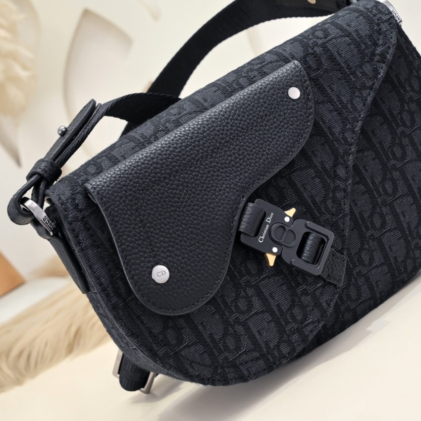 Replica Dior Saddle Messenger Black Classic - ultra-realistic fake designer tote