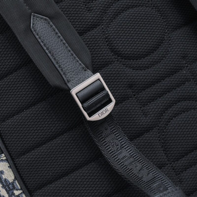 Replica Dior Saddle Zip Backpack - ultra-realistic fake designer tote