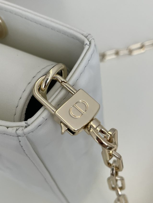 Replica Dior Lady D-Joy Large Bag New White - authentic-look luxury purse replica