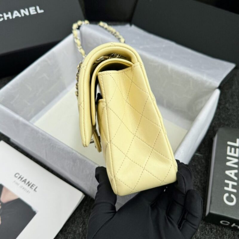 Replica CHANEL Classic Flap 25cm Yellow - ultra-realistic fake designer tote