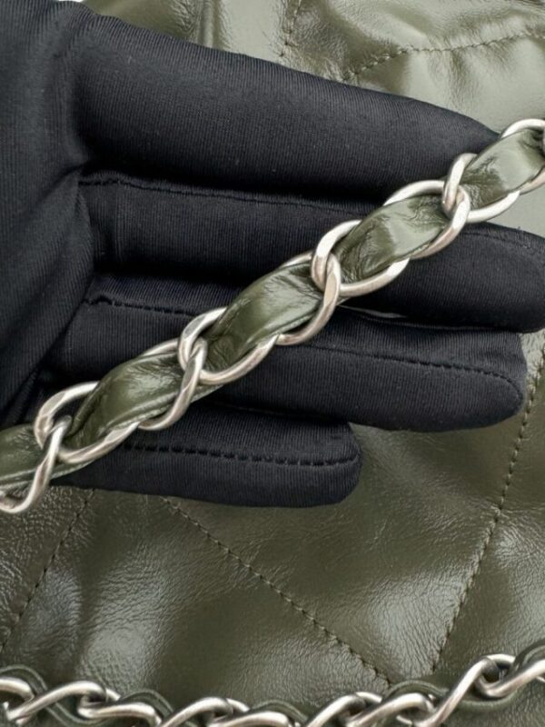 Replica CHANEL 22 Medium Handbag Pink Greed - authentic-look luxury purse replica