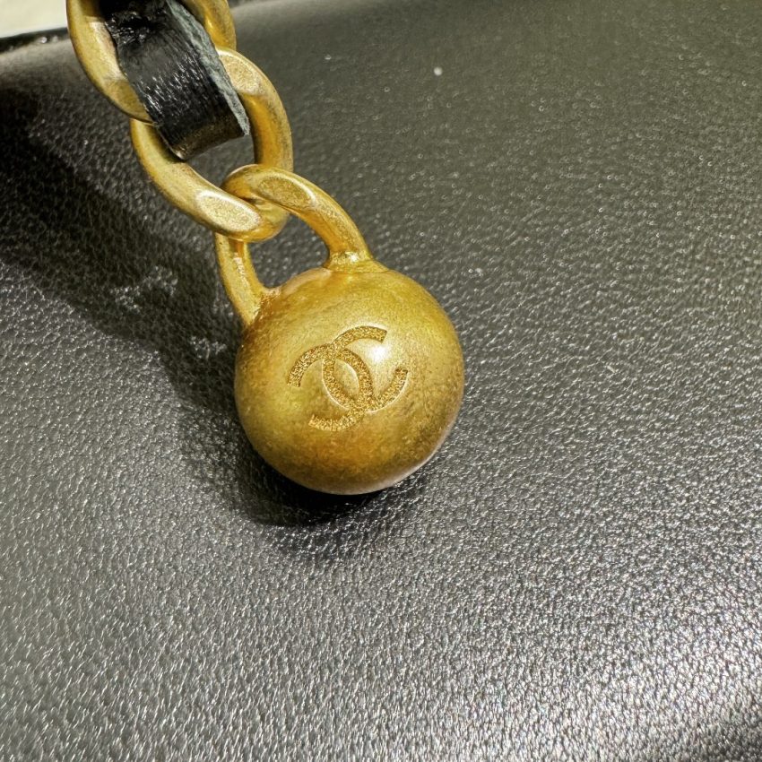 Replica CHANEL 23P Lipstick Ball Black - premium 1:1 fake handbag model