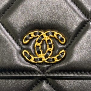 Replica CHANEL 19 Wallet on Chain Black - realistic designer-inspired fake bag