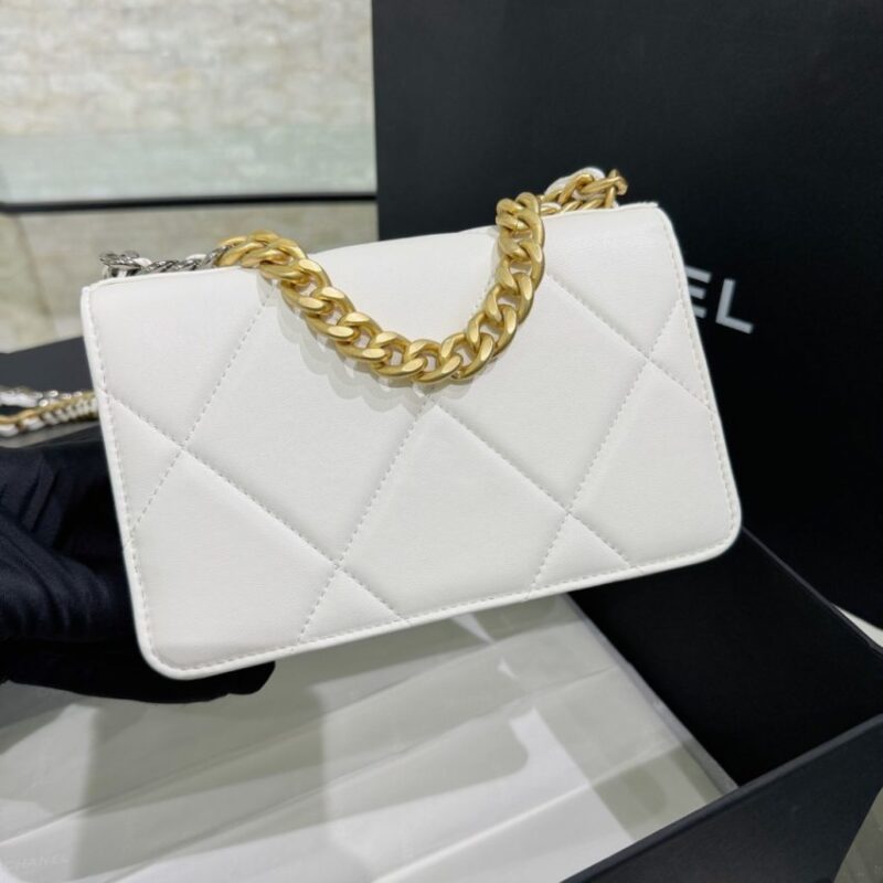Replica CHANEL 19 Wallet on Chain White - authentic-look luxury purse replica