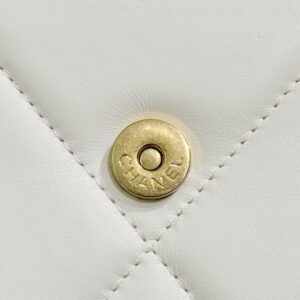 Replica CHANEL 19 Wallet on Chain White - best quality luxury bag dupe