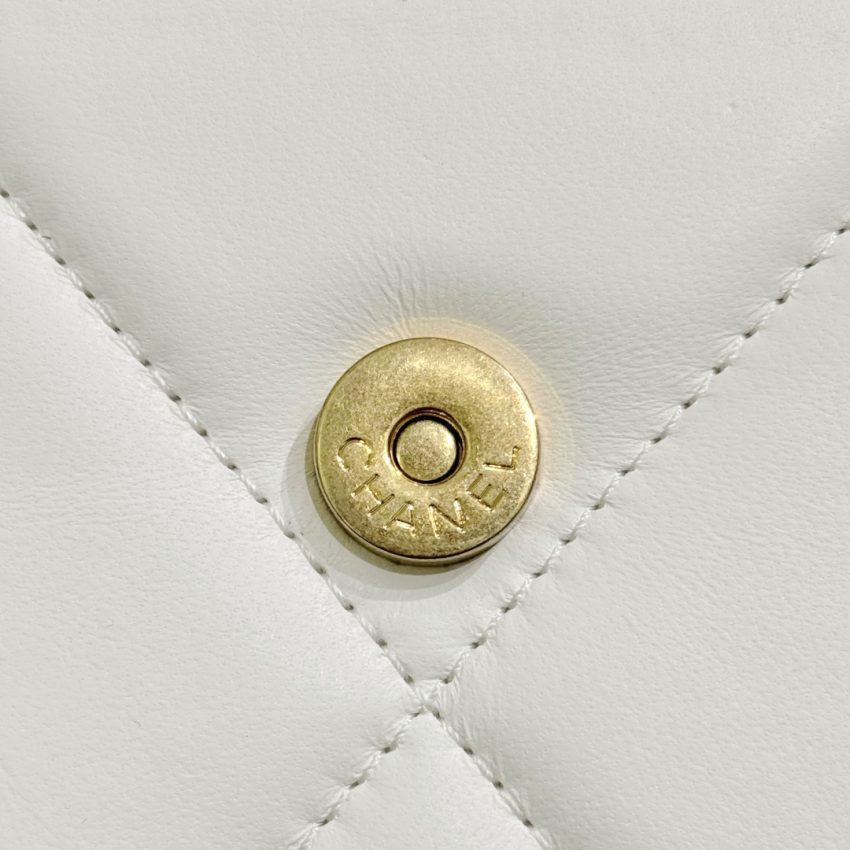 Replica CHANEL 19 Wallet on Chain White - best quality luxury bag dupe