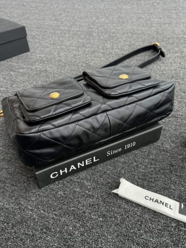 Replica CHANEL 24p Postman Bag Small Black - authentic-look luxury purse replica