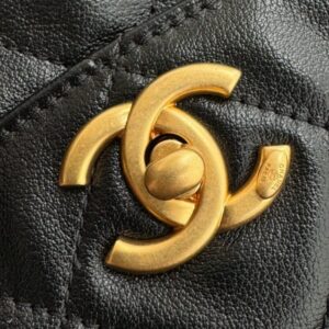 Replica CHANEL 24p Postman Bag Small Black - realistic designer-inspired fake bag