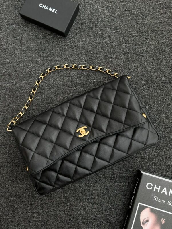 Replica CHANEL 24p Hobo Underarm Bag - ultra-realistic fake designer tote