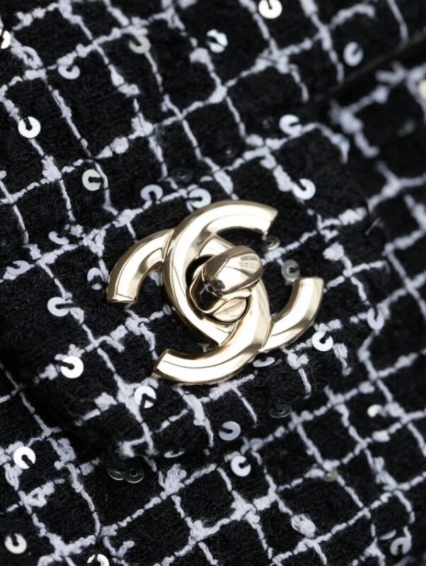 Replica CHANEL 24p Tweed Black and White - top-tier luxury replica shoulder bag