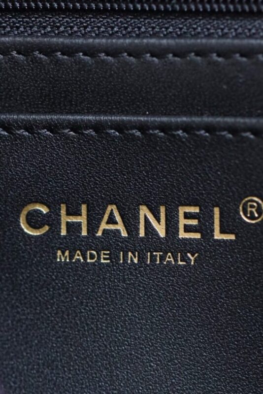 Replica CHANEL 24s Graffiti Classic Flap Mini - ultra-realistic fake designer tote