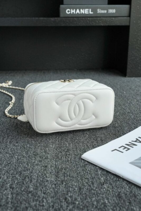 Replica CHANEL 24s Pearl Handle Box White - high-end fake designer purse