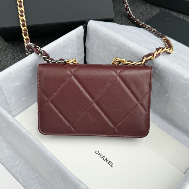 Replica CHANEL 19 Wallet on Chain - premium-grade designer purse dupe