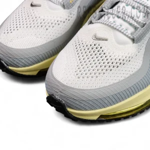 Nike Pegasus Premium Road Running Shoes Yellow1.jpg