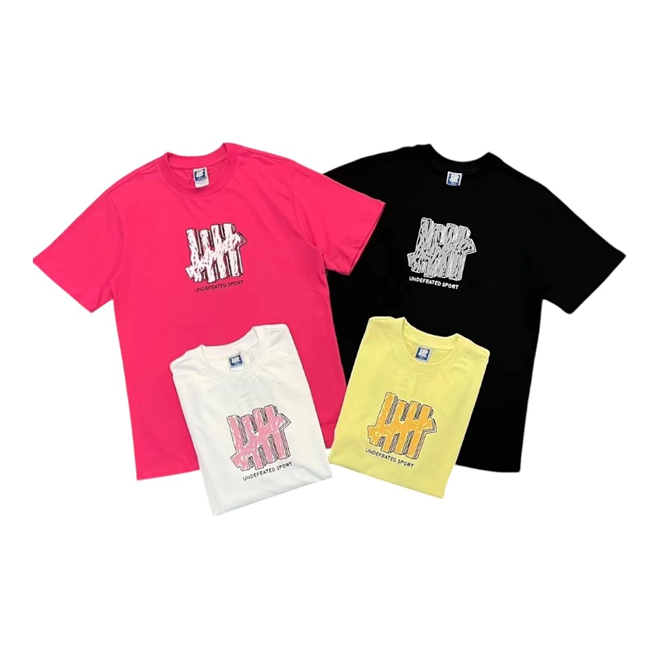 UNDEFEATED Five-Strike Chalk Graffiti Front Print T-shirt