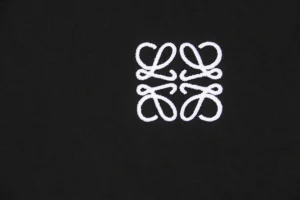 L Classic Anagram Embroidery T-shirt16.jpeg