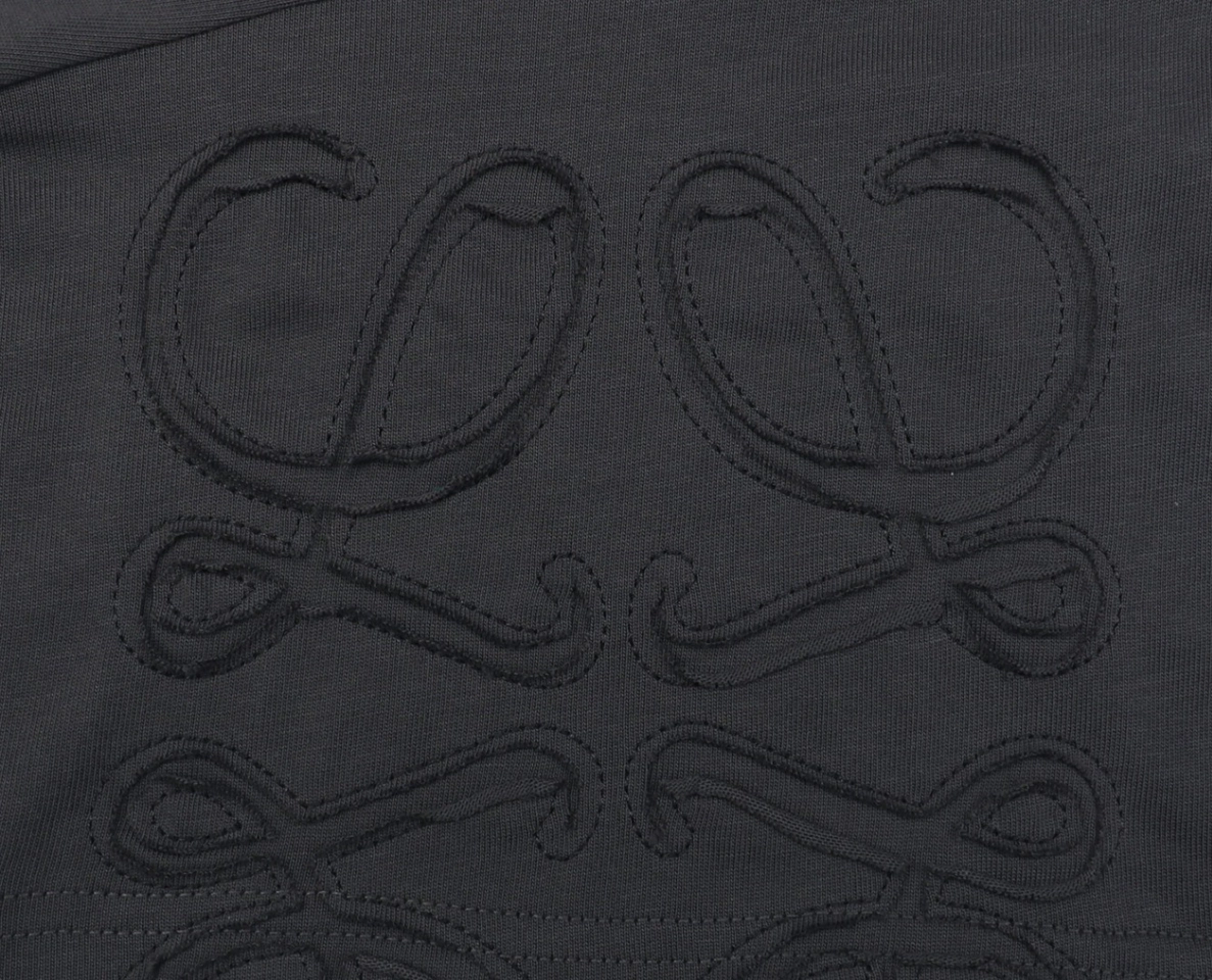 L Sleeve Logo Patch Embroidered T-shirt17.jpeg