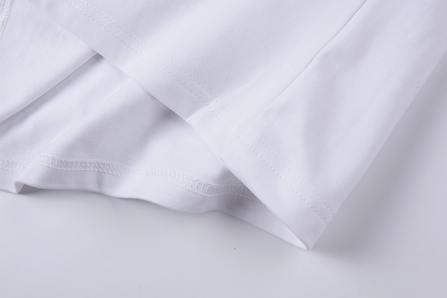 Sp5der 555 Gothic Logo Distressed Print T-shirt1