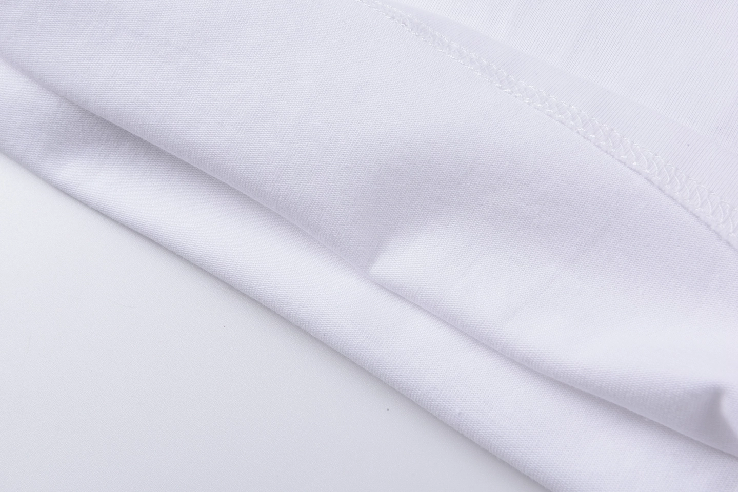 Sp5der 555 Gothic Logo Distressed Print T-shirt3