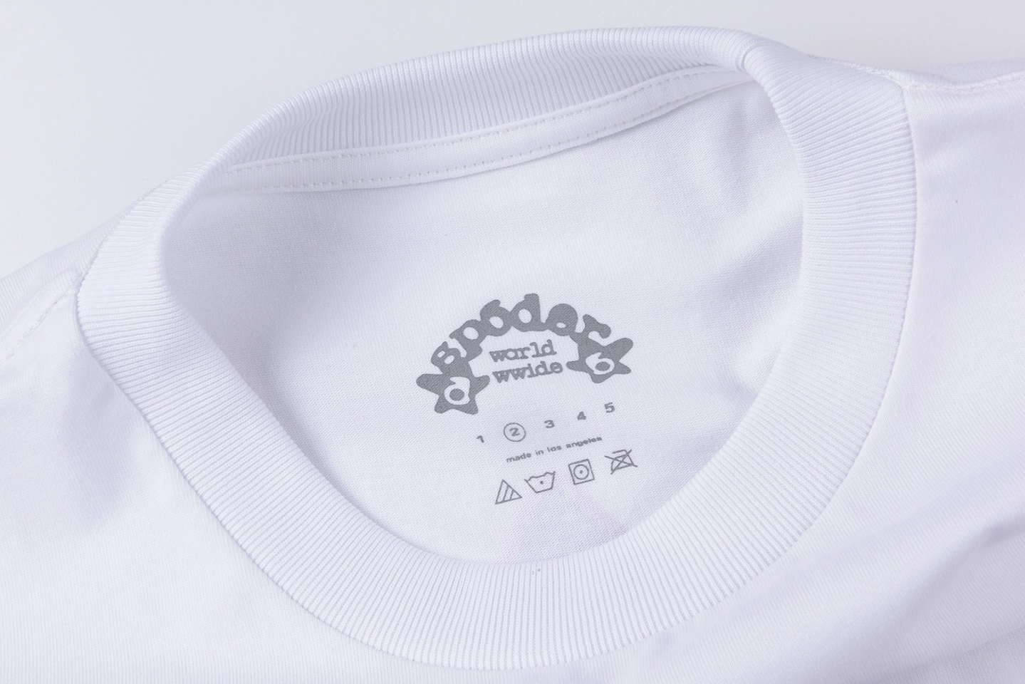 Sp5der 555 Gothic Logo Distressed Print T-shirt4