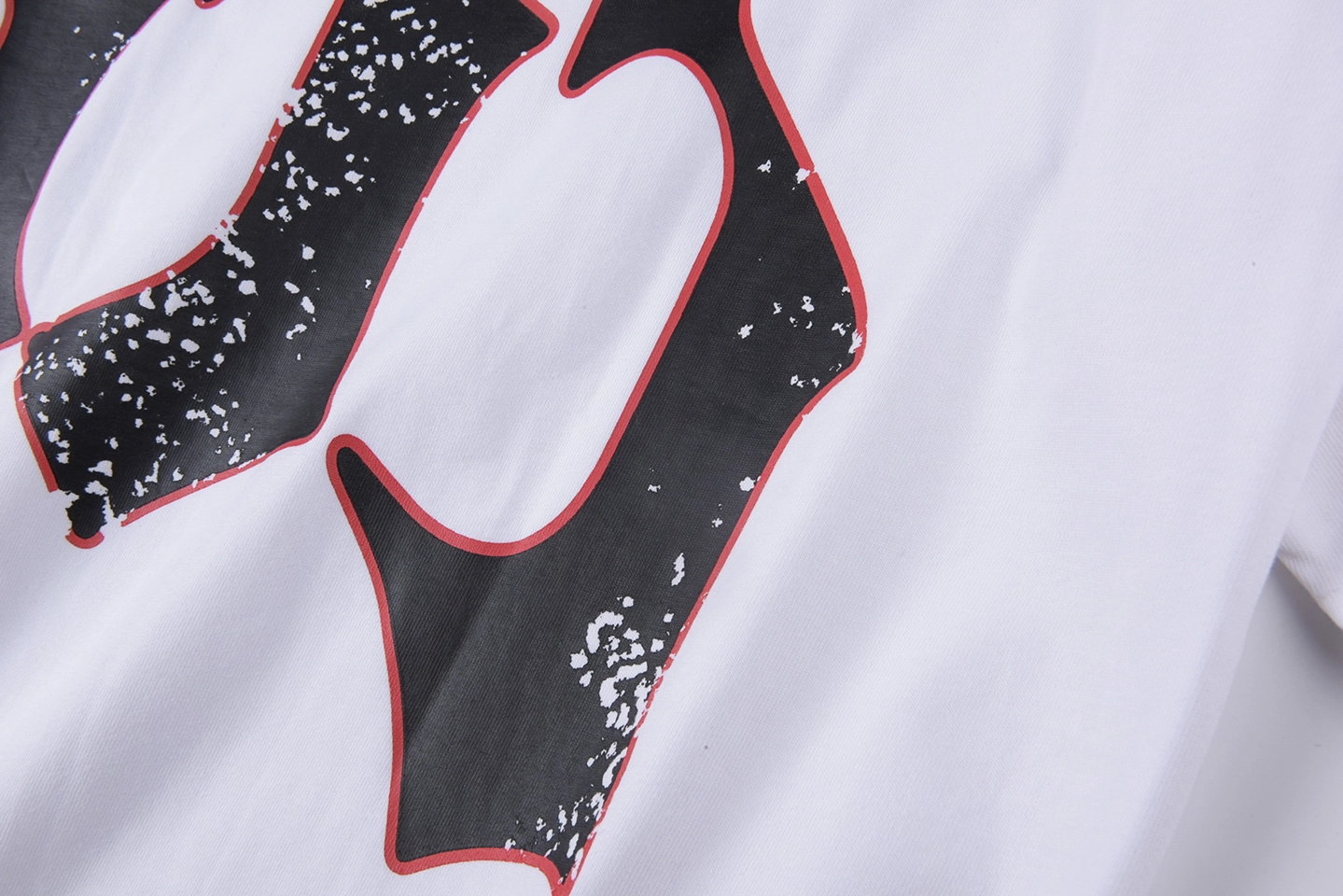 Sp5der 555 Gothic Logo Distressed Print T-shirt6