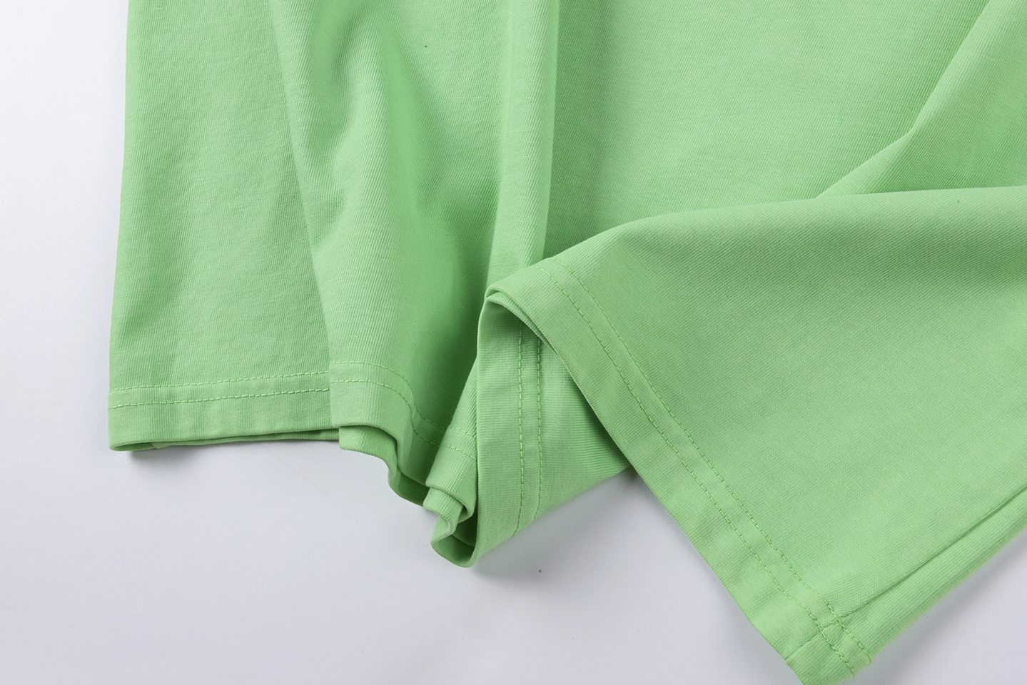 Sp5der Green Star Logo Worldwide Graphic T-shirt1