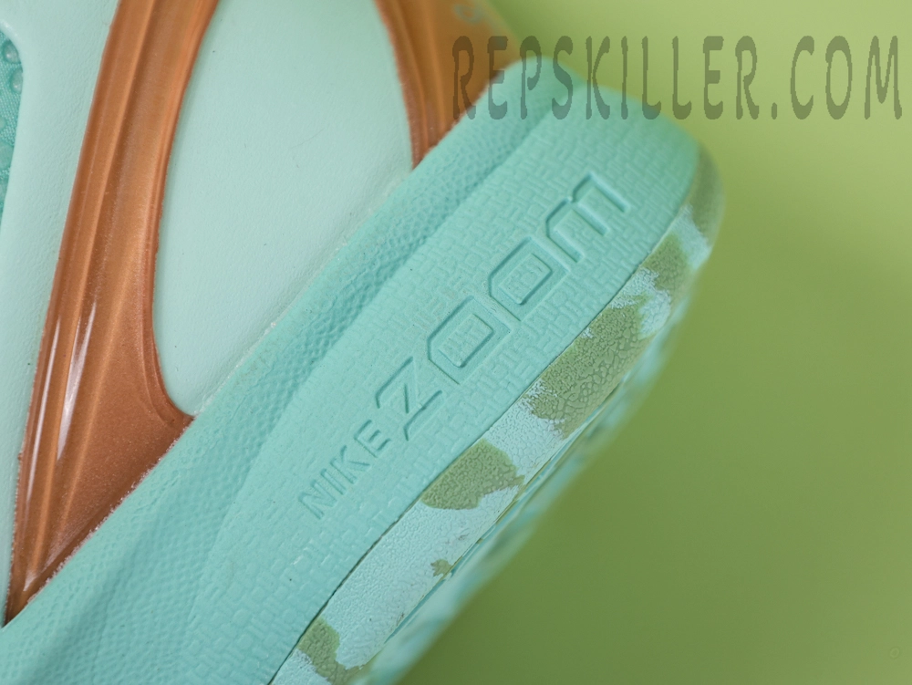 Jalen Brunson x Zoom Kobe 6 Protro 'Statue of Liberty'11