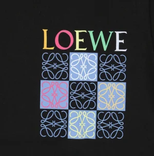 L Multicolor Anagram Grid Graphic T-shirt18.jpeg