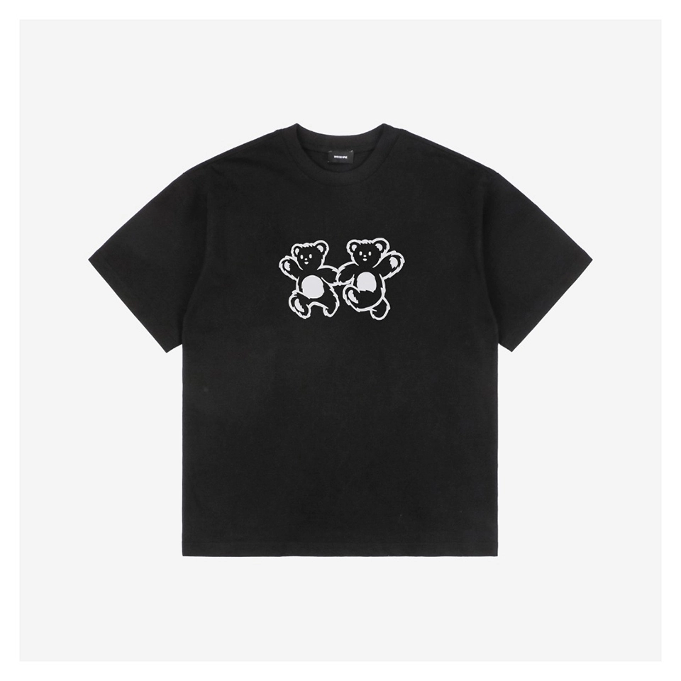 We11done Double-Sided Holding Bear Graphic T-shirt Black