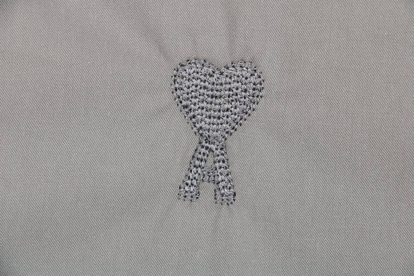 Ami Tonal Heart Embroidery Shirt16.jpeg