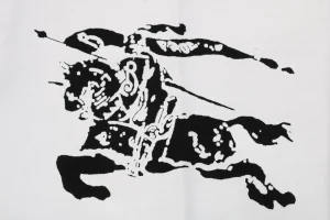 BBry Equestrian Knight Stripe Panel Sweatshirt18.jpeg