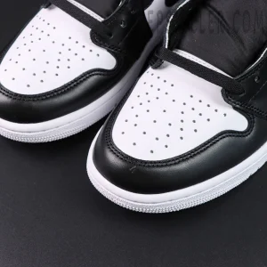 Fragment Design x Union LA x Air Jordan 1 Retro High OG ‘Sport Royal’ toe box close-up showing perforated leather