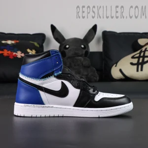 Fragment Design x Union LA x Air Jordan 1 Retro High OG ‘Sport Royal’ lateral view showing split panel and black Swoosh