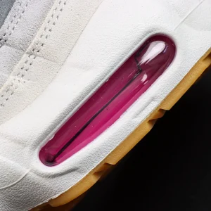 Nike SB x Air Max 95 ‘Cactus Flower’ visible Air unit close-up in signature magenta tone.