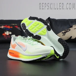 Vomero 18 'Barely Green Hyper Crimson'